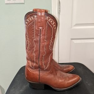 Size 7 brown vintage cowgirl boots